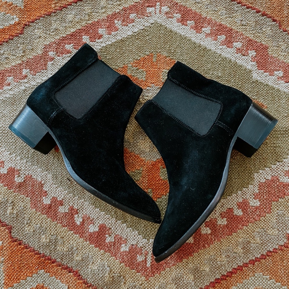 BRAND NEW FRYE BLACK Suede BOOTIES